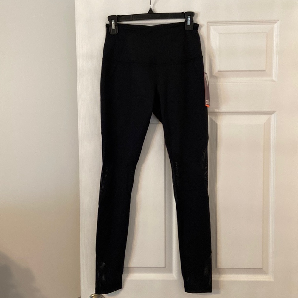 ZELLA High Waist Performer Size S brand new with tags inseam 28” color black